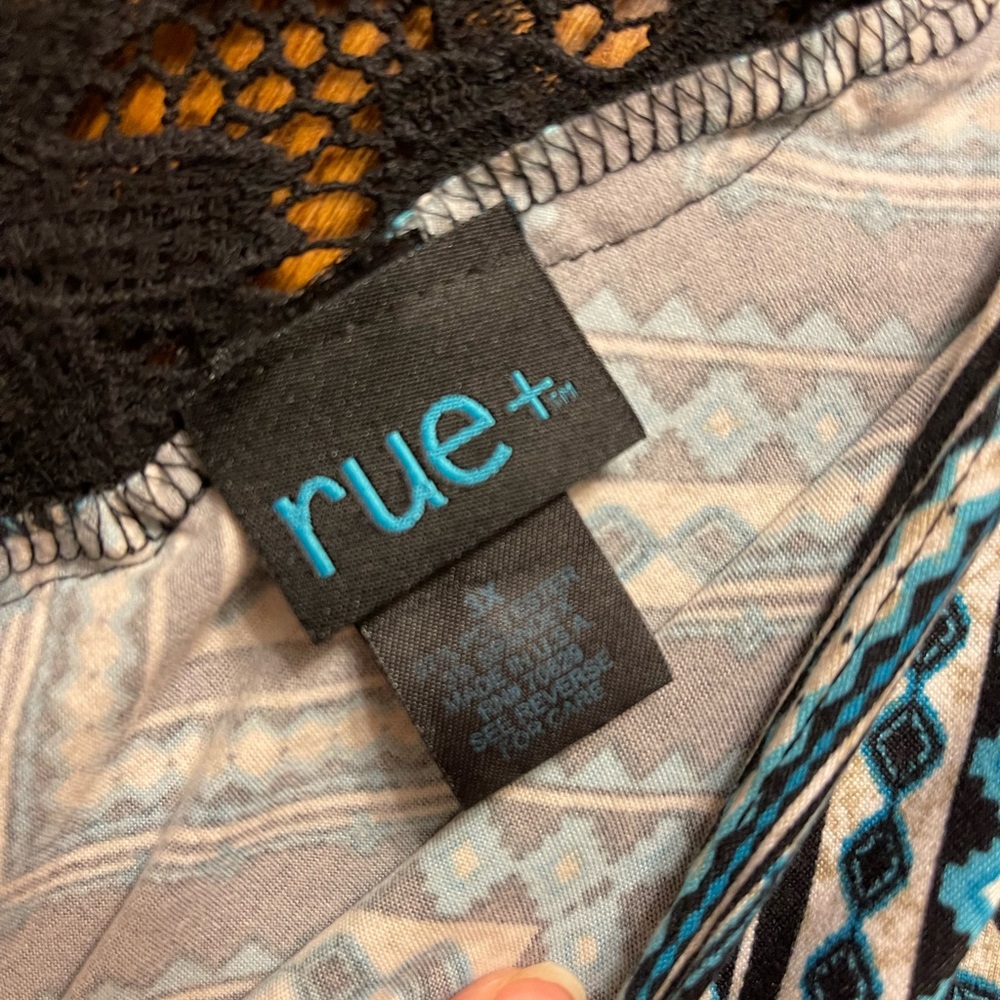 Rue+ - Midi dress w/crochet detail - 3X - white, aqua, black - like new - Picture 3 of 4